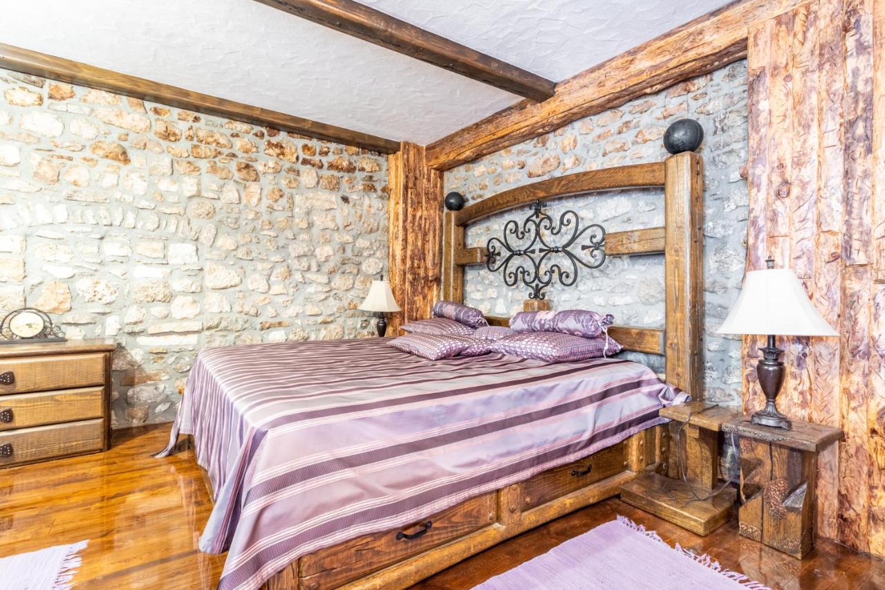 Stone House Srida Apartamento Baška Voda Exterior foto